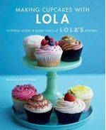 MAKING-CUPCAKE-WITH-LOLA